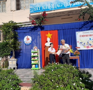 Trường THCS Trần Phú tổ chức lễ tri ân Thầy cô.