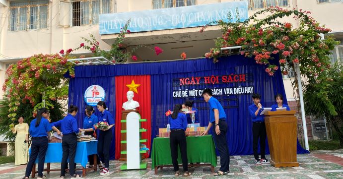 Trường THCS Trần Phú tổ chức “Ngày hội sách” năm học 2020-2021
